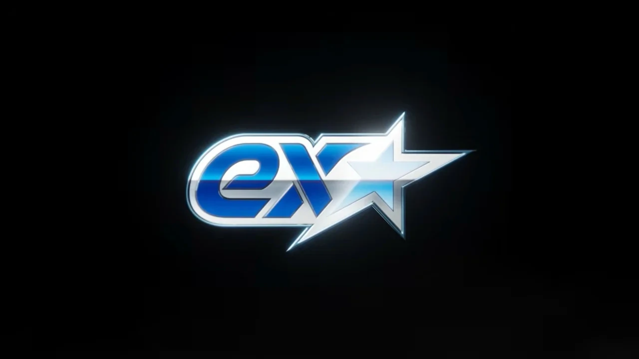 Logotipo da nova série ex★ do Pokémon TCG, com o ex cromado em azul ao lado de uma estrela prateada